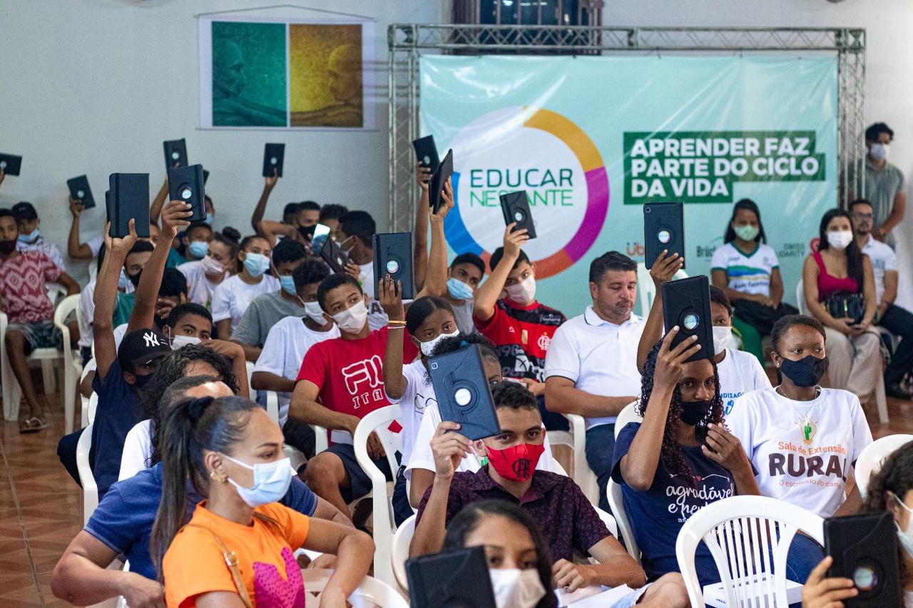 Estudantes de Oeiras e São João da Varjota recebem tablets